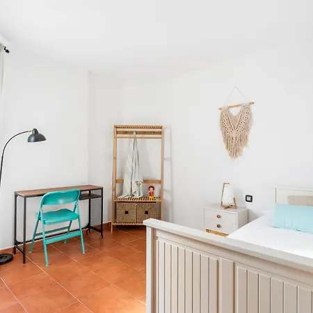 Artistic Beachfront With Ocean Views Appartamento *